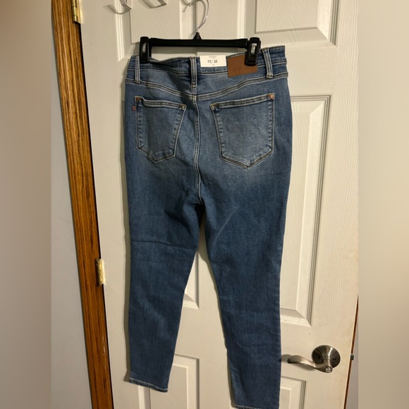 Judy Blue Women's Blue Jeans - Picture 2 of 3